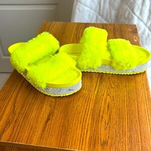 Bamboo Rhinestone trimmed sandals size 8.